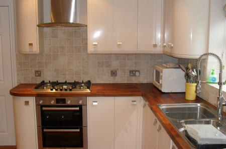 Kitchen fitters covering Ampney Crucis Glos area, bathroom installers Cirencester areas