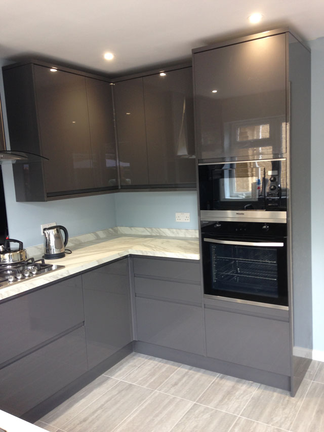 Howdens kitchen installers Cirencester Gloucestershire